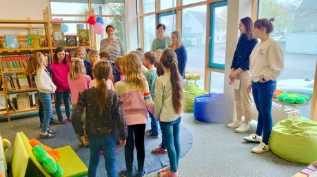 In Biberbach freuen sich die Kinder über eine "neue" Schulbücherei.