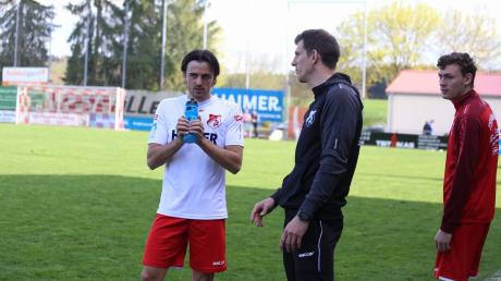 Mit einem Sieg im Topspiel beim FC Günzburg können Trainer Christian
Adrianowytsch (rechts) und der TSV Aindling einen großen Schritt in Richtung Meisterschaft machen.