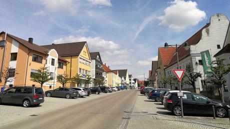 Die Marktstraße in Burgheim ist der zentrale Bereich, den die Gemeinde nachhaltig entwickeln möchte. 