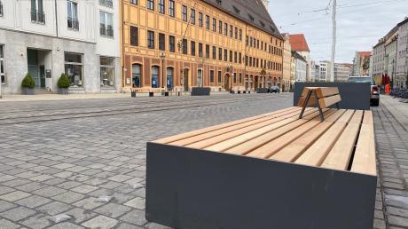 Neue Sitzgelegenheiten sind jetzt an der Maximilianstraße geschaffen.  