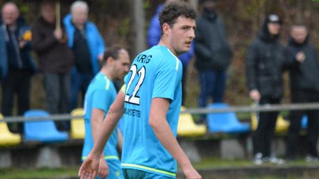 Fabian Krug, der Kapitän des SV Cosmos Aystetten, verwandelte einen Elfmeter zum 1:0-Siegtreffer in Kaufbeuren.
