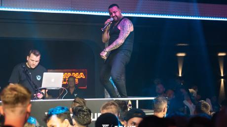 Fans feierten den Dschungelcamp-Star Cosimo Citiolo bei seinem Auftritt im Lauinger T-Club.