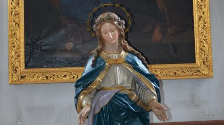 Gottesmutter Maria (hier der Marienaltar in der Pfarrkirche St. Andreas in Babenhausen) wird in einer Konzertstunde geehrt.