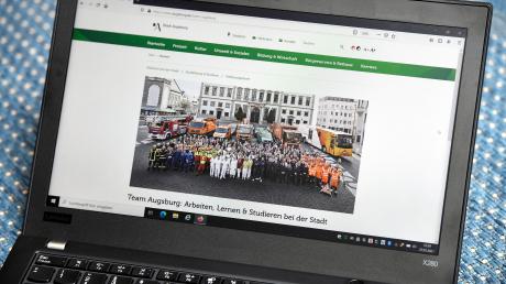 Die Suche nach Personal (hier ein Blick auf das Stellenportal der Stadt im Internet) wird für die Augsburger Stadtverwaltung zunehmend schwierig.