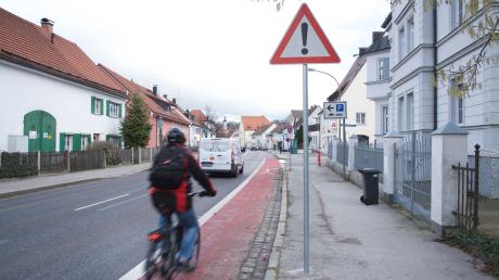 Die Einmündung der Dominikus-Zimmermann-Straße in die Katharinenstraße in Landsberg gilt als Unfallschwerpunkt. Im Juni 2022 verunglückte dort ein Fahrradfahrer tödlich.