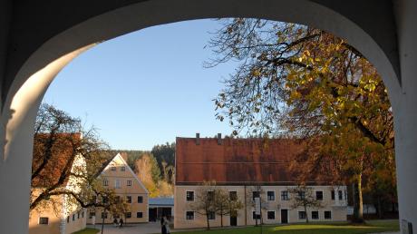 Im Kloster Oberschönenfeld findet ein Festival statt, bei dem die Menschen aus dem Augsburger Land mit den Besuchern aus Mali ins Gespräch kommen können.