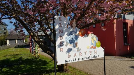 Der Neuburger Kindergarten lechzt nach einer Erweiterung. Eine Machbarkeitsstudie soll näheren Aufschluss bringen, ob in Neuburg erweitert oder in Edelstetten eine Kindergartenzweigstelle geschaffen wird.