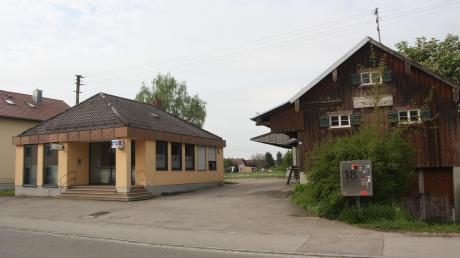 Das Grundstück der ehemaligen Raiffeisenbank
mit Lagerhaus und Hinterhof hält der Gemeinderat für ein Seniorenprojekt als geeignet.