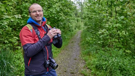 Klaus Blachut vom Landesbund für Vogelschutz hat bei seinen Spaziergängen an der Wertach und im Gögginger Wäldchen immer Fernglas und Kamera dabei.