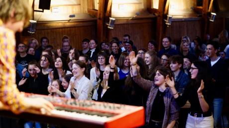 Das Publikum ging begeistert mit beim Konzert des P-Seminars des Mindelheimer Maristenkollegs.