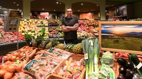 Familie Sappl hat vier Supermärkte im Landkreis Augsburg gegründet und erfolgreich gemacht. Nun hat Manuel Zeller zwei davon übernommen, so jenen in Welden.