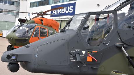 Zwei Hubschrauber von Airbus Helicopters aus Donauwörth: ein Tiger (vorne) und ein H145 LUH SAR. Die Rüstungsaufträge könnten anwachsen in den kommenden Jahren.
