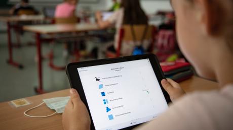 In der Grundschule Jettingen-Scheppach arbeitet jedes Kind mit einem eigenen iPad.