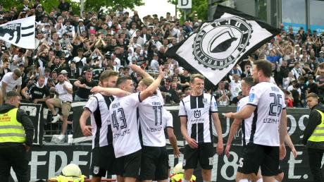 Der SSV Ulm 1846 Fußball spielt künftig in der 3. Liga.