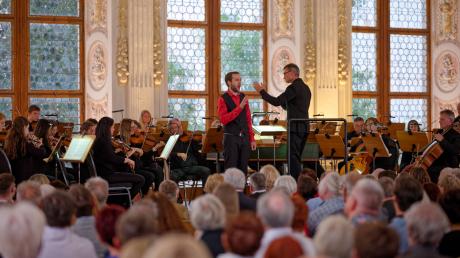 Das Oettinger Kammerorchester trat mit Tenor Stefan Schneider auf. Der stammt aus dem Ries.