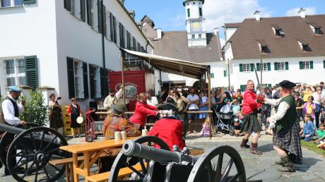 Auf Schloss Scherneck bei Rehling finden von Samstag, 27. Mai, bis Pfingstmontag, 29. Mai, die Historischen Tage statt. Auch Fechtkämpfe werden dabei, wie im vergangenen Jahr, wieder zu erleben sein.