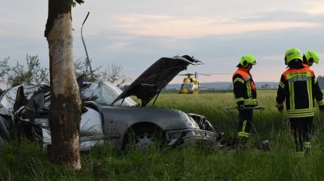 Glück im Unglück hatte ein 27-jähriger Autofahrer, der am Mittwochabend bei Lauingen von der B16 abgekommen war. 