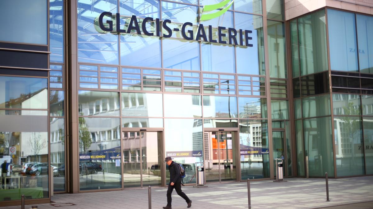 #Diebstahl aus Spind in der Glacis-Galerie: Polizei sucht Zeugen