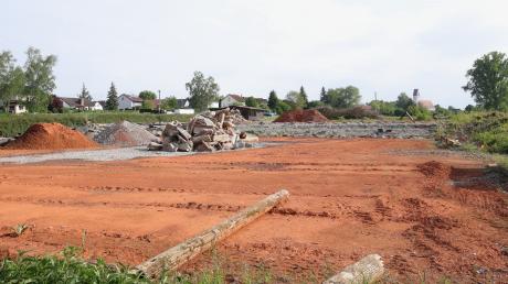 Was passiert mit den Flächen der zwischenzeitlich zurückgebauten
Tennisplätze am Ortsrand von Bubesheim? 
