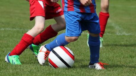 Jugendfußballer aller Altersklassen spielen am Wochenende in Vöhringen um den Läsko-Cup.