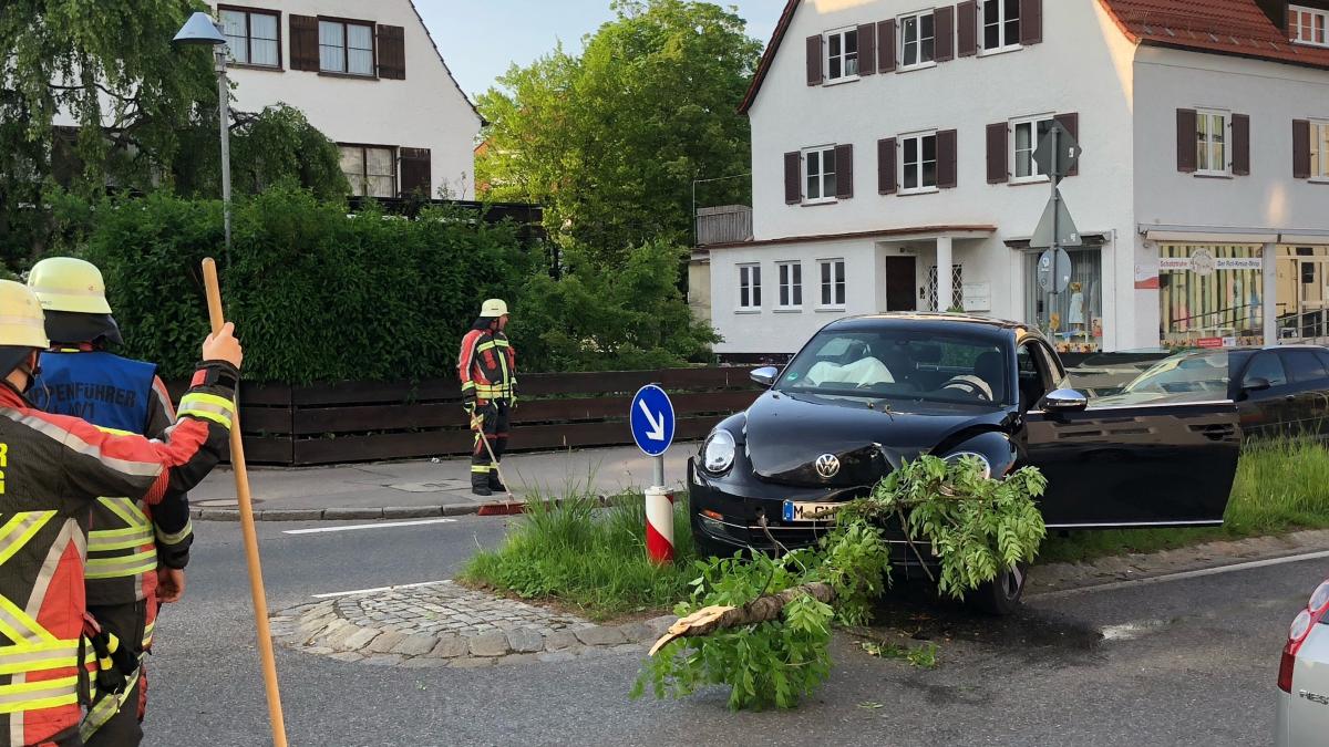 #Landsberg: Nach Abifeier in Landsberg: Betrunkene fährt gegen Baum