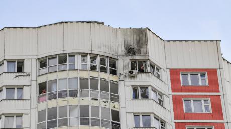 In Moskau wurde ein Wohnhaus durch eine Drohne beschädigt. Russland weist der Ukraine die Verantwortung zu. 