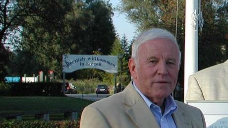 Der Schondorfer Unternehmer und langjährige Gemeinderat Heinrich Gipser ist jetzt im Alter von 89 Jahren gestorben. Das Foto wurde 2002 aufgenommen.