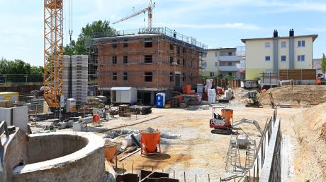 Höher bauen statt in die Fläche gehen: Das Thema schnitt Landrat Martin Sailer in der Diskussion um ein neues Baugebiet in Bonstetten an.