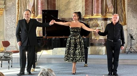 Sie boten die Musik zum Festkonzert 140 Jahre Richard-Wagner-Verband Augsburg: (von links) der Tenor Zurab Zurabishvili, die Mezzosopranistin Margarita Gritskova und der Pianist Alessandro Misciasci.