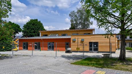 Noch dieses Jahr soll das Millionenprojekt am BRK Kindergarten in Hofstetten abgeschlossen werden. Der Bau des neuen Gebäudes hatte im August 2022 begonnen.