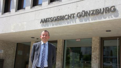 Der bisherige Oberstaatsanwalt Johann-Peter Dischinger aus Augsburg leitet seit Anfang des Monats das Günzburger Amtsgericht als neuer Direktor.