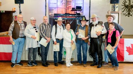 Beim Abend zum 30-jährigen Bestehen des Balzhauser Country- und Westernclubs Paradise Fellows wurden die Gründungsmitglieder geehrt.
