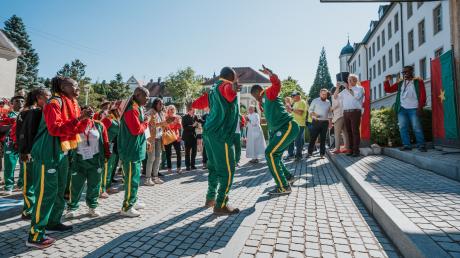 Bei einem spontanen Rap zum Abschluss ließen sich alle Teilnehmerinnen und Teilnehmer von den Gästen aus Burkina Faso mitreißen.