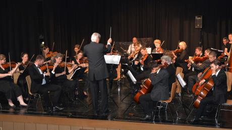Unter dem Motto "Oldies und Filmmusik" servierte das Streichorchester "Frisch gestrichen" aus Mindelheim ein kontrastreiches und spannendes Programm in Babenhausen.