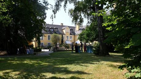 Herbert und Hedwig Summer öffneten ihr Schloss in Nordendorf für eine Matinee. Gebäude und Park boten eine prächtige Kulisse.