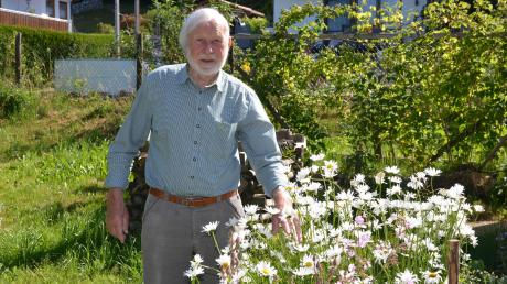 Karl Thoma ist Jäger, Naturfreund und im ganzen Landkreis ein gefragter Experte. Sein neues Revier ist der eigene Garten.
