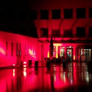 Im Juni des vergangenen Jahres wurden bei einem bundesweiten Aktionstag auch die Kreiskrankenhäuser in Dillingen und Wertingen (Foto) rot beleuchtet. An der prekären wirtschaftlichen Situation vieler Krankenhäuser in Deutschland hat sich seitdem nichts geändert. 