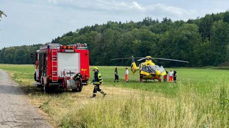 Nach einem Rettungseinsatz am Rothdachweiher in Babenhausen wurde ein Mann mit dem Hubschrauber ins Krankenhaus geflogen.