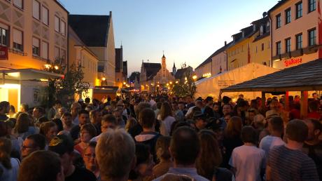 Tausende von Besuchern flanieren jedes Jahr beim Stadtfest durch die Rainer Innenstadt. Für heuer laufen die Planungen bereits auf Hochtouren.