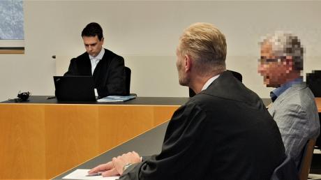 Der angeklagte Mediziner mit seinem Verteidiger Rechtsanwalt David Herrmann am Tag der Urteilsverkündung. Der Fall hatte bundesweit Schlagzeilen gemacht.
