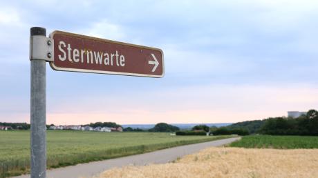 In Gundremmingen gibt es zwei Vorranggebiete für Windkraftanlagen. Auf einer
dieser Flächen befindet sich die Volkssternwarte und es grenzt Wohnbebauung an.  