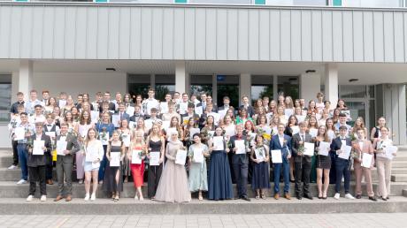 Die Abiturienten und Abiturientinnen des Wertinger Gymnasiums feierten den Abschluss ihrer gemeinsamen Schulzeit.