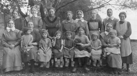 Das Kinderheim St. Alban feierte sein 100jähriges Bestehen. Dieses Gruppenbild entstand 1925.