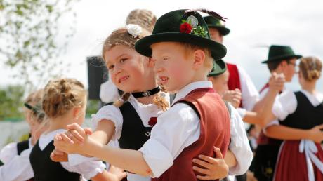 Am zweiten Sonntag des Lechgau-Trachtenfestes nehmen wieder rund 3000 Trachtler an dem Festumzug teil.
