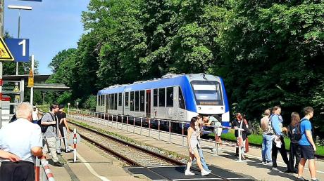 Ab Mitte der 2030er Jahre wird die Paartalbahn  nur noch jede halbe Stunde in Friedberg halten. 