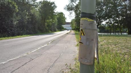Gegen diesen Laternenmasten an der Straße zwischen Bernhardisiedlung und dem Kaisheimer Kernort prallte Bürgermeister Martin Scharr.