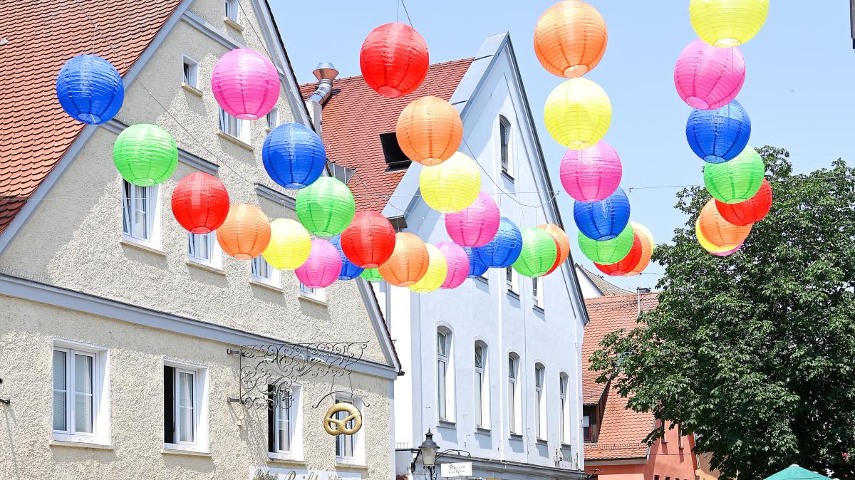 #Sommeraktion: Bunte Lampions schmücken die Günzburger Altstadt