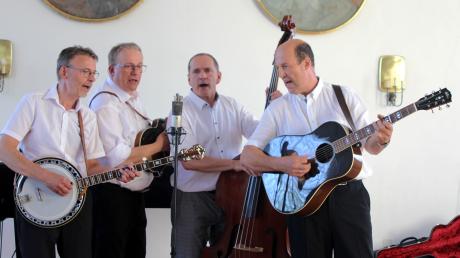 Die international berühmte Bluegrass-Band Sacred Sounds of Blue begeisterte die zahlreichen Zuhörer im Kaisersaal in Wettenhausen.