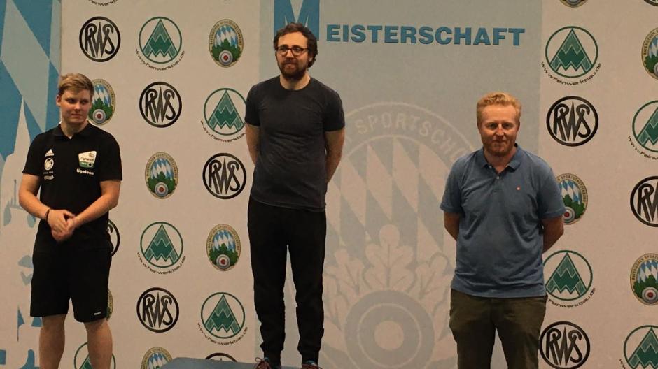 Florian Krumm (rechts) musste sich beim Finale der Luftgewehrschützen nur Sebastian Franz (Mitte) und Dominik Fischer (links) geschlagen geben.