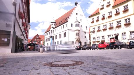 Der Marktplatz in Nördlingen wird ab dem 1. April für Autos gesperrt. 